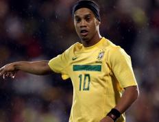 开云体育下载-两种肤色，一种胜利，范戴克用国家队加时赛的坚韧，为英超争冠完成最后接管