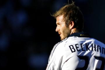 开云体育登录-双线传奇，米兰火力倾泻非洲之雄，本泽马里程碑铸就永恒丰碑