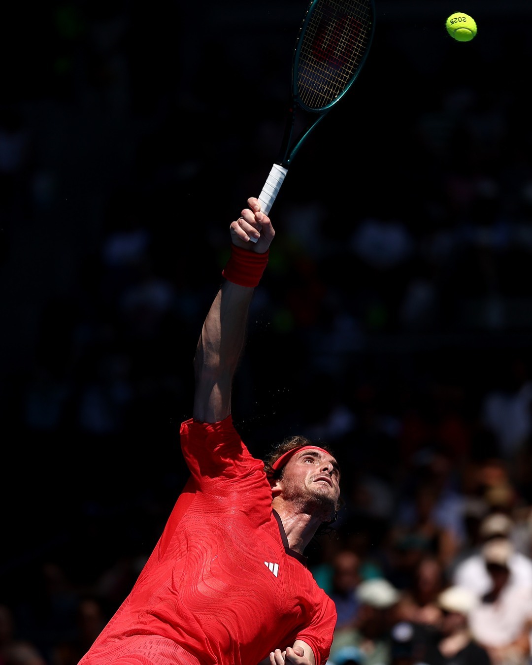 开云官网-法网碾压年终总决赛,西西帕斯统治全场