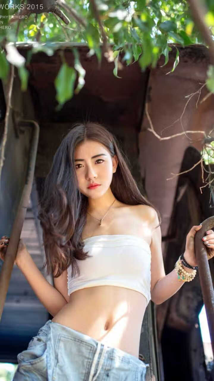 开云平台-马刺斩落独行侠,库里跨界西甲国家德比—体育无疆界,英雄主宰关键时刻